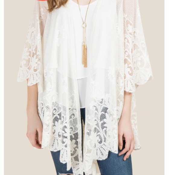 Francesca's NWT Ivory Scalloped Lace Kimono Size S - Picture 1 of 8